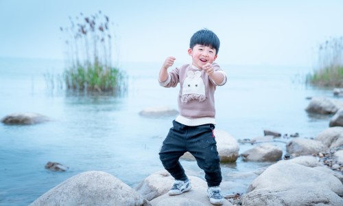 3岁小孩持续发烧没有任何症状是什么病-三岁一直发烧不出汗是怎么回事啊-专业3岁孩子不出汗怎么治疗平台-三岁宝宝光发烧没别的症状怎么办